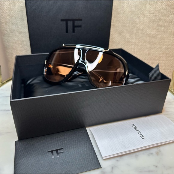 New! Authentic TOM FORD Photochromatic Rellen Sunglasses - Picture 15 of 16